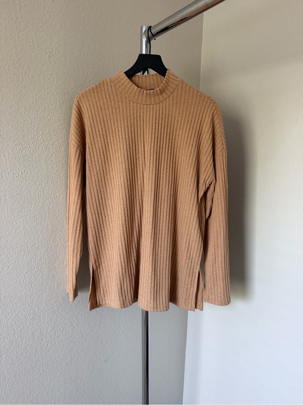 Vero Moda Men's Ribbed Turtleneck Sweater - Camel Tan